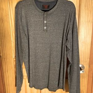 Men’s L gray Henley